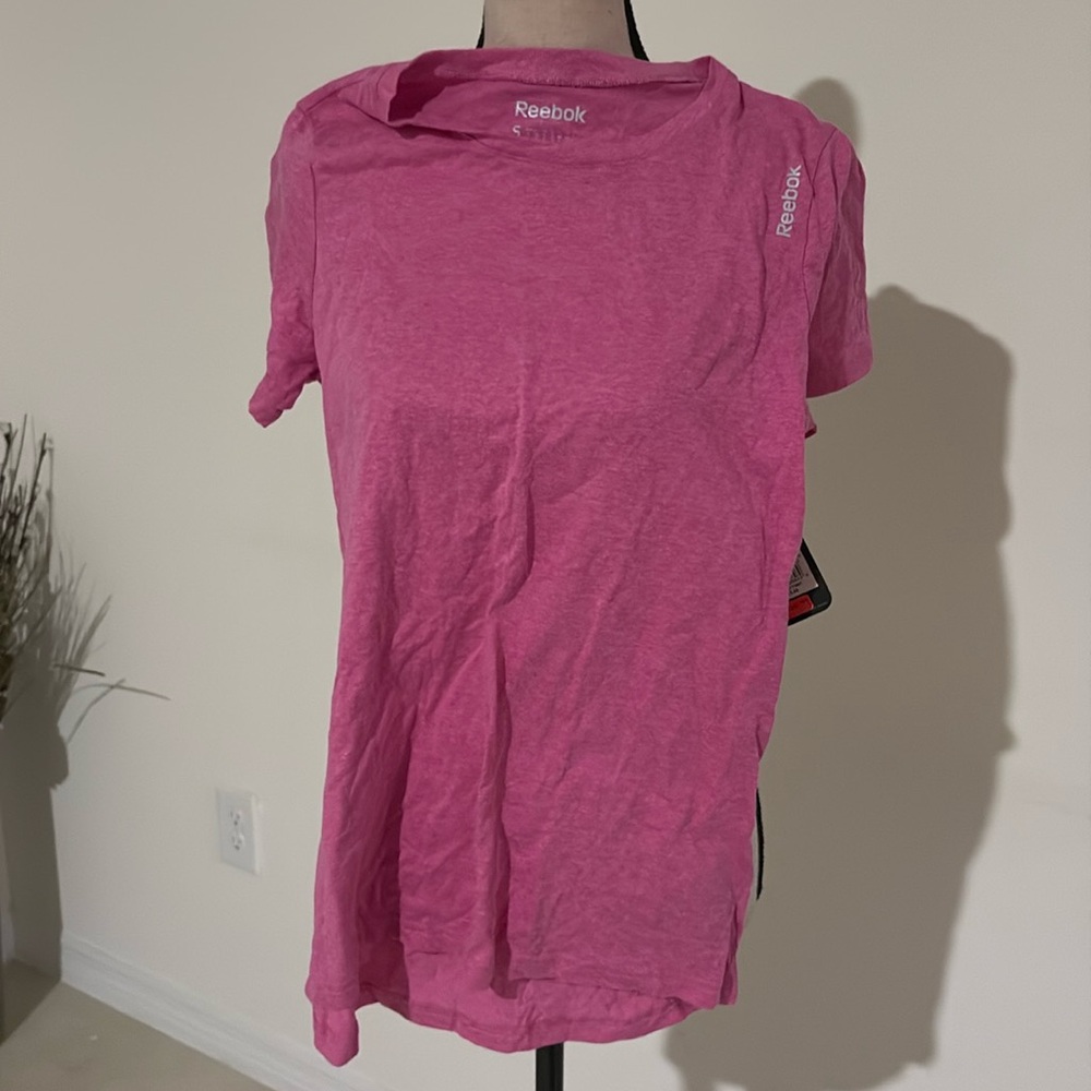 NWT Reebok pink t shirt small 1460